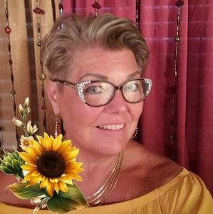 Meet your Posher, Jany